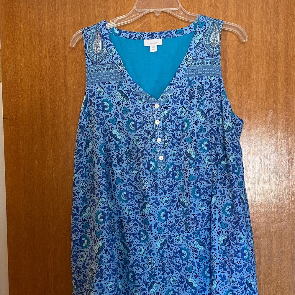 Sleeveless Blue Paisley Maxi Dress with V-Neck